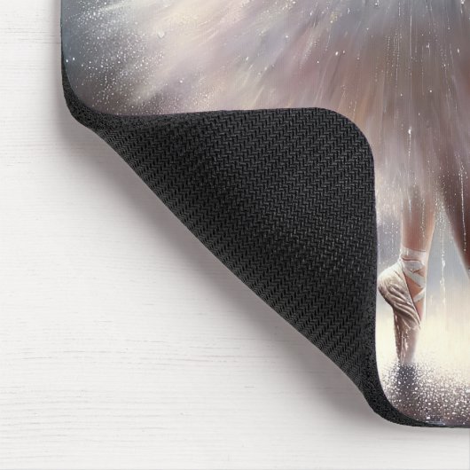 Ballerina mit einem Lüster Mousepad (Ecke)