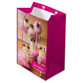 Ballerina-Möpsen in Tutus Mittlere Geschenktüte (Vorderseite Schrägansicht)