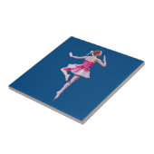 Ballerina-Tanzen auf blauer Fliese (Seite)