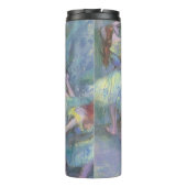 Ballet Dancers in the Wings by Edgar Degas Thermosbecher (Rückseite)