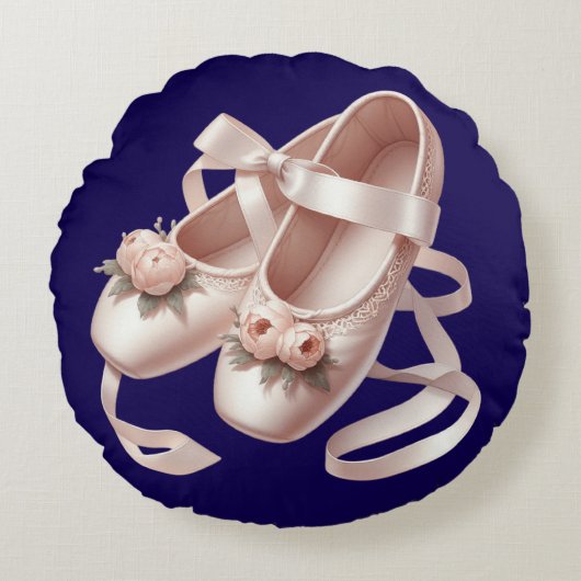 Ballet Slippers mit Ribbon & Peony Embellishs Rundes Kissen (Vorderseite)