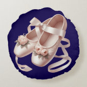 Ballet Slippers mit Ribbon & Peony Embellishs Rundes Kissen (Rückseite)