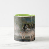 Ballett bei der Pariser Opéra - Edgar Degas Zweifarbige Tasse (Mittel)