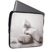 Ballett Pointe Schuhe auf Dance Floor-Schablone Laptopschutzhülle (Vorne Rechts)