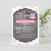 Ballettröckchen-und Punkt-Doppelmädchen-Babyparty Einladung (Stehend Vorderseite)