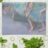 Balletttänzer in den Flügeln von Edgar Degas Küchentuch (Gefaltet)