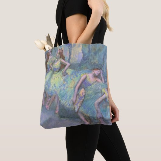Balletttänzer in den Flügeln von Edgar Degas Tasche (Von Nahem)