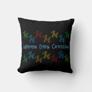 Balloon Dog Crossing Pillow Kissen