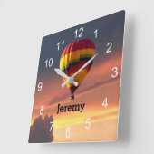 Ballooning Hot Air Ballon bei Sunset personalisier Quadratische Wanduhr (Winkel)