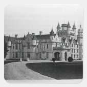 Balmoral Castle Quadratischer Aufkleber (Vorderseite)