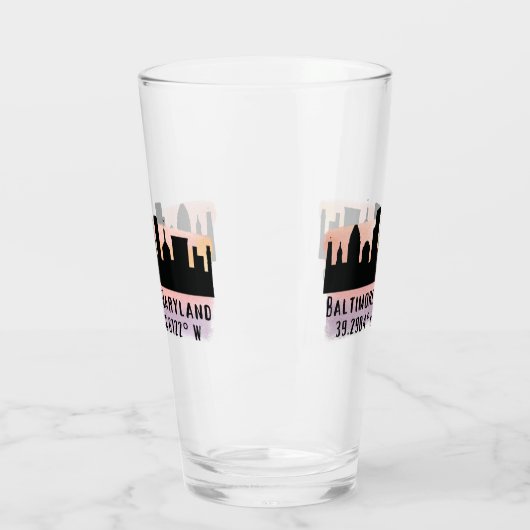 Baltimore Skyline Latitude und Longitude Pint Glas (Links)