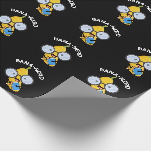 Bana-Nerd Funny Fruit Nerd Pun Dark BG Geschenkpapier (Ecke)