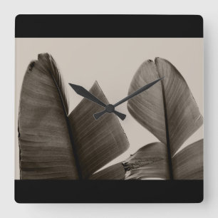 Banana Tree Leaves in Sepia Quadratische Wanduhr
