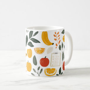 Bananen, Äpfel und Orangenscheiben. Kaffeetasse