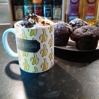 Bananen über Kaffee Weißbananen Kaffeetasse