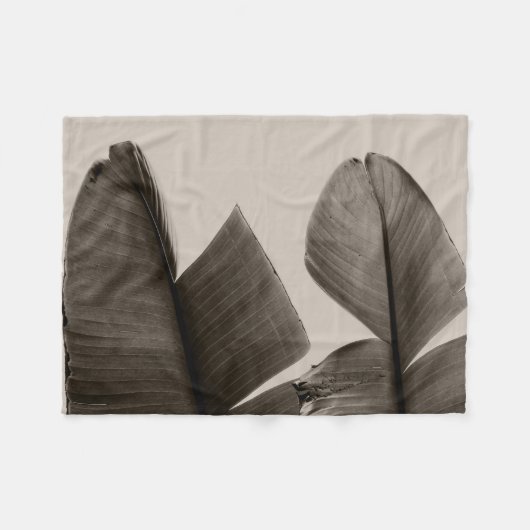 Bananenbaum-Blätter in Sepia Fleecedecke (Vorderseite (Horizontal))