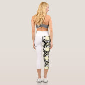Band eins Kaleidoskop Art 5 Capri Leggings (Rückseite)