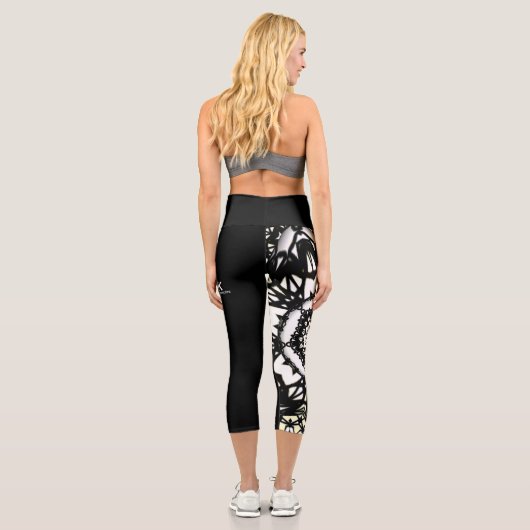 Band eins Kaleidoskop Art neun Capri Leggings (Rückseite)