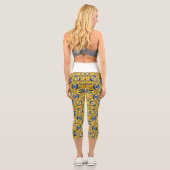Band elf Kaleidoskop Art sechzehn Capri Leggings (Rückseite)