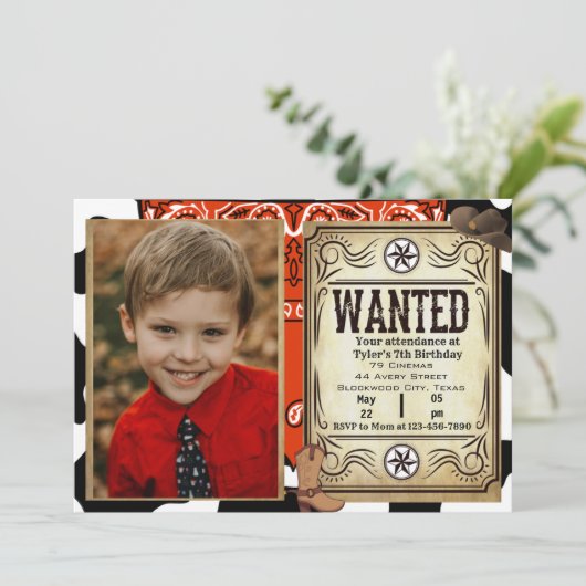 Bandana Cowboy Birthday Foto Einladung (Stehend Vorderseite)