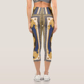 Bandana Print: Black Blue Gold. Capri Leggings (Rückseite)
