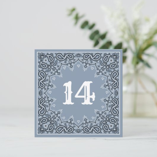 Bandana Square Wedding Tischnummer Dusty Blue (Stehend Vorderseite)