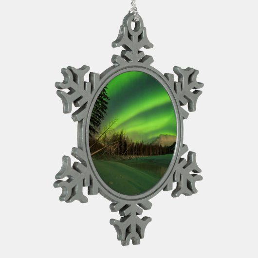 Banded Aurora Schneeflocken Zinn-Ornament (Links)