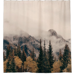 Banff Nationalpark nebelige Berge und Wälder in Duschvorhang
