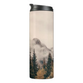 Banff Nationalpark nebelige Berge und Wälder in Thermosbecher (Nach rechts gedreht)
