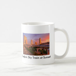 Bangkok Skytrain an der Sonnenuntergang-Tasse Kaffeetasse