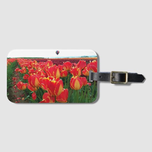 Banja Luka Tulips in einem Feld mit Heißluftballon Gepäckanhänger (Vorderseite (Horizontal))