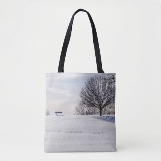 Bank on Snow Covered Hill Tasche (Vorderseite)