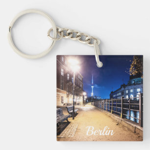 Bänke bei Spree in Berlin, Deutschland Schlüsselanhänger