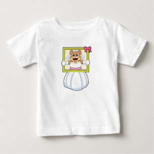 Bär als Braut mit Hochzeitskleid & Bilderrahmen.p Baby T-shirt
