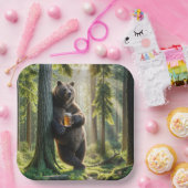 Bär, der im Wald ein Bier hält Pappteller (Party)