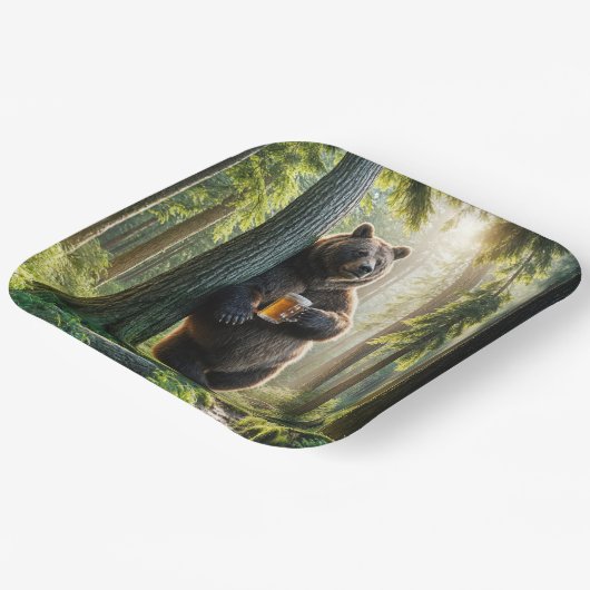 Bär, der im Wald ein Bier hält Pappteller (Gewinkelt)