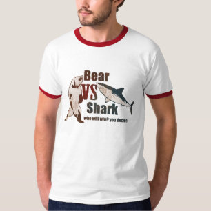 Bär gegen Haifisch. Wer gewinnt? Sie entscheiden T-Shirt