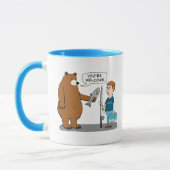 Bär gibt einem Mann einen Fisch Tasse (Links)