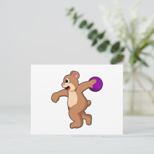 Bär im Bowling mit Bowlingball Postkarte (Stehend Vorderseite)