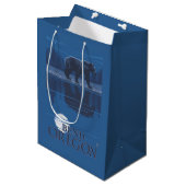 Bär im Mondschein - Biegung, Oregon Mittlere Geschenktüte (Vorderseite Schrägansicht)