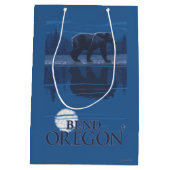 Bär im Mondschein - Biegung, Oregon Mittlere Geschenktüte (Rückseite)