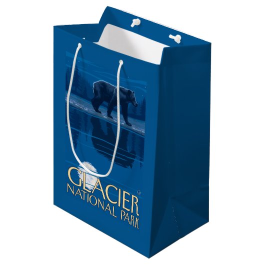 Bär im Mondschein - Glacier Nationalpark, M.Ü. Mittlere Geschenktüte (Vorderseite Schrägansicht)