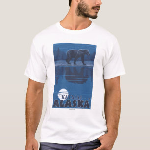 Bär im Mondschein - Katmai, Alaska T-Shirt