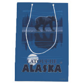 Bär im Mondschein - Latouche, Alaska Mittlere Geschenktüte (Rückseite)