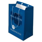 Bär im Mondschein - Washington Mittlere Geschenktüte (Rückseite Schrägansicht)
