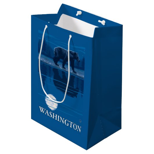 Bär im Mondschein - Washington Mittlere Geschenktüte (Vorderseite Schrägansicht)