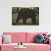 Bär im Road Yellowstone Nationalpark WY Leinwanddruck (Insitu (Wohnzimmer))