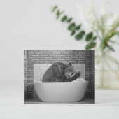 Bär in der Badewanne Bubble Bad Tier Postkarte (Stehend Vorderseite)