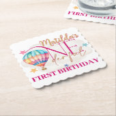 Bär in einem Ballon Scalloped Square Untersetzer (angewinkelt)