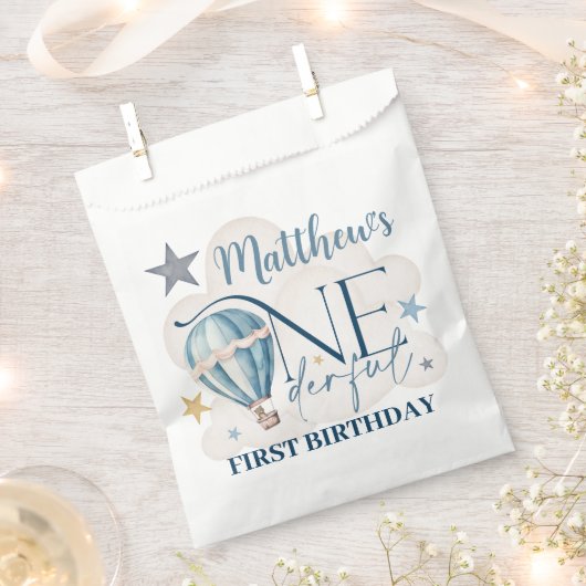 Bär in einem Ballon Weißbuch Gefallen Taschen Geschenktütchen (Ausgeschnitten)